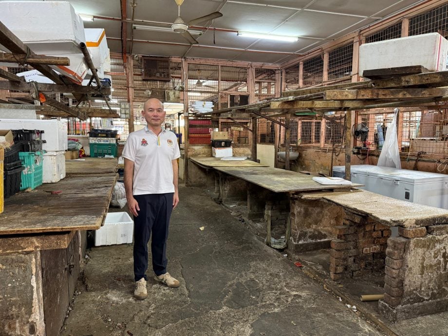 封面主文-大都会/3000万令吉巴刹重建计划遇阻滞 部分小贩不领情 或会启动小贩们秘密投票决定重建计划命运/11图(选下)