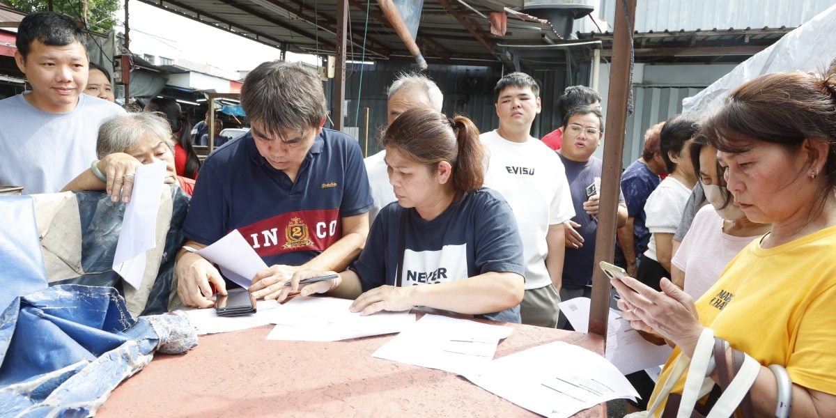 封面主文-大都会/3000万令吉巴刹重建计划遇阻滞 部分小贩不领情 或会启动小贩们秘密投票决定重建计划命运/11图(选下)