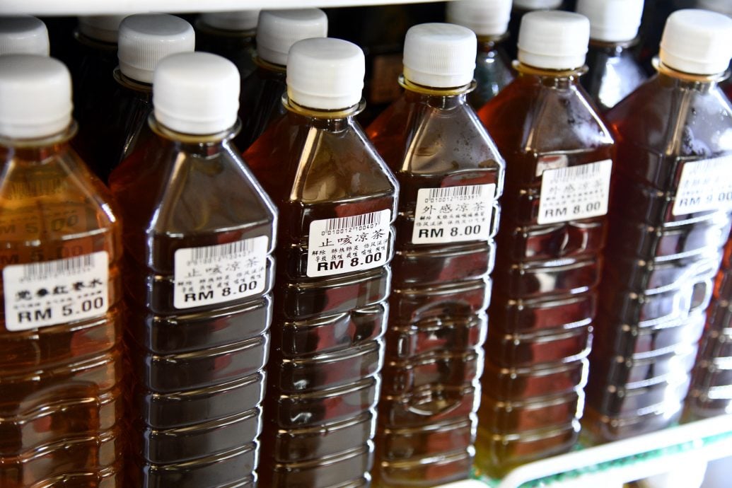 封面主文-大都会:天气多变药材店顾客增加/10图