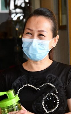 封面主文-大都会:天气多变药材店顾客增加/10图