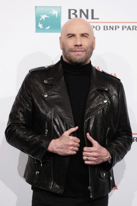 尊特拉华达拍圣诞广告　重现《油脂》经典场面