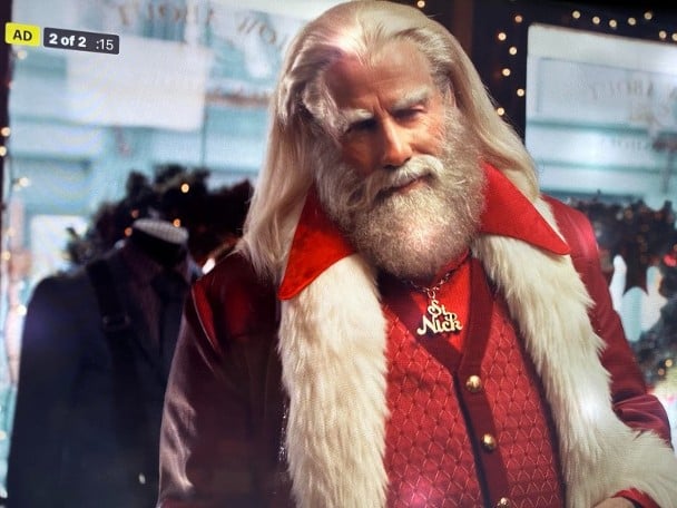 尊特拉华达拍圣诞广告　重现《油脂》经典场面