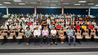 峇华中优化助学金制度 补助每月学习总费用