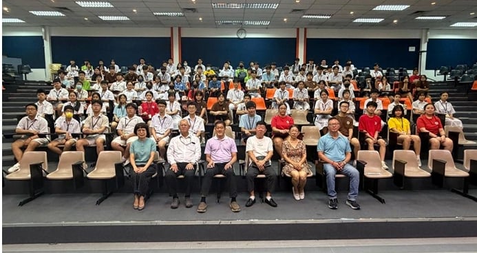 峇华中优化助学金制度 补助每月学习总费用