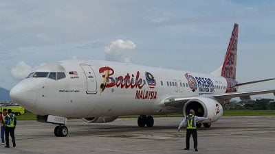 峇迪航空首航班机 正式降落怡保机场