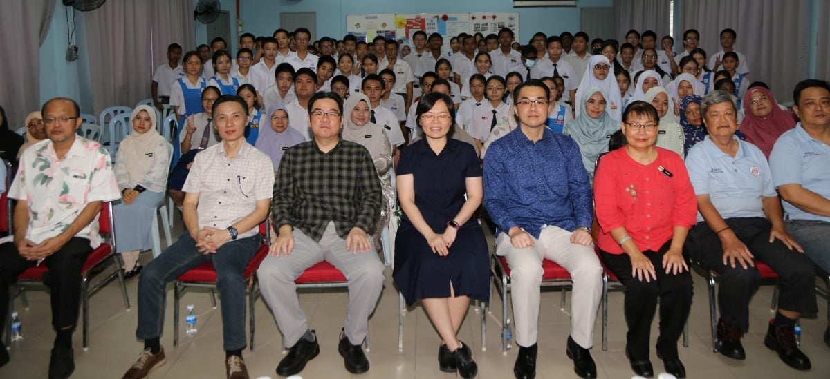 崇华华中启动 传递快乐学习新理念