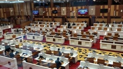 州议会｜中途麦克风失灵 议会暂停1小时抢修