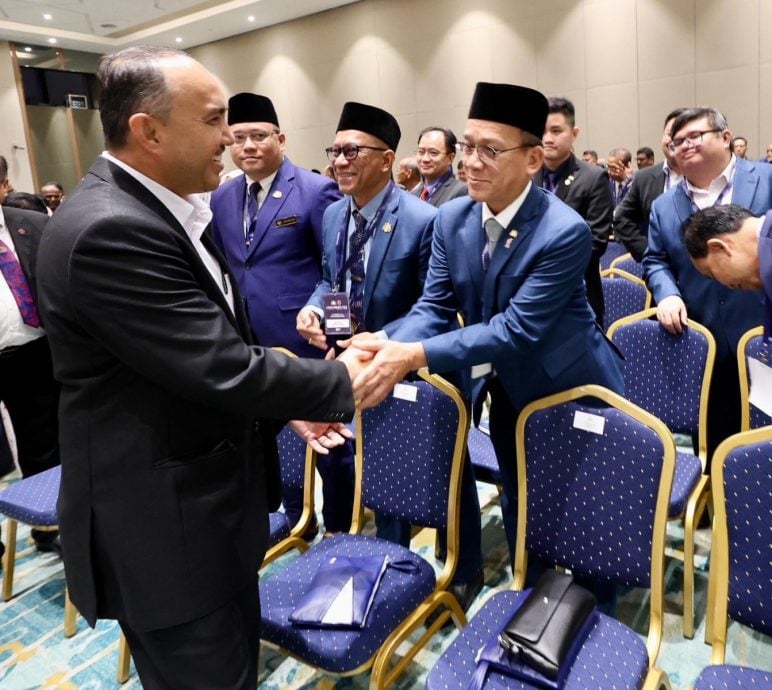 已签发 柔︰嘉福尼︰政策与人民桥樑，县市议员须更专业