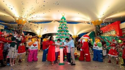 大马乐高乐园假日圣诞树亮灯 为圣诞活动揭开序幕
