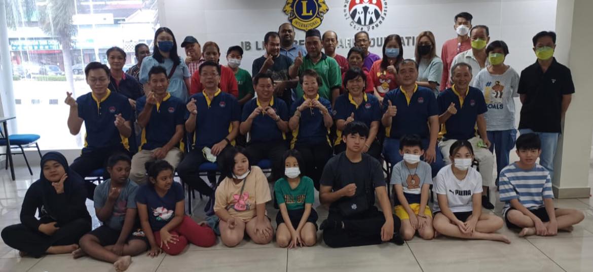 已签发 柔：封面：善心美事：设2中心提供可负担医疗，新山狮子会助肾病病患子女完成学业