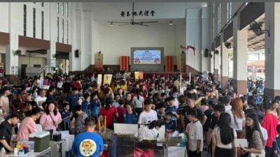 峇振华学校义卖会 筹获近20万基金