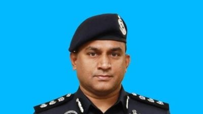 摩托骑士被鸣笛向汽车抛掷石块  警接投报开档调查