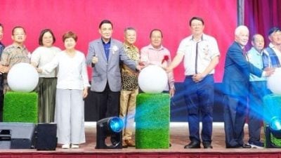 新文龙中华中学75周年校庆暨校史文物馆开幕晚宴 宴开逾100席