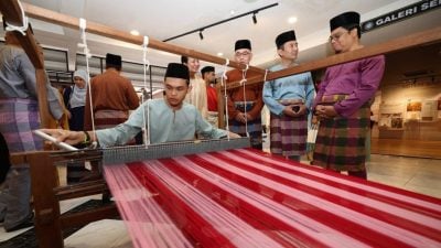 柔佛传统织线布培训课程   为期6个月 10人获选