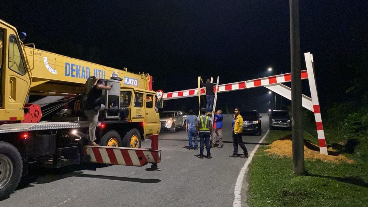 已签发 柔：版二头条：太子城往机场捷径风波再起 罗里撞坏限高杆连夜被拆