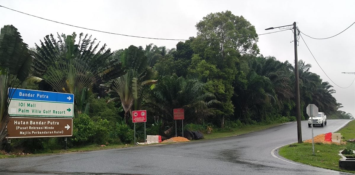 已签发 柔：版二头条：太子城往机场捷径风波再起 罗里撞坏限高杆连夜被拆