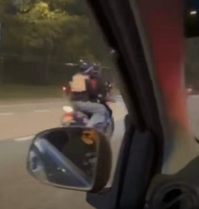 已签发 （先供网）柔：飙摩托党追求速度再次上演悲剧 