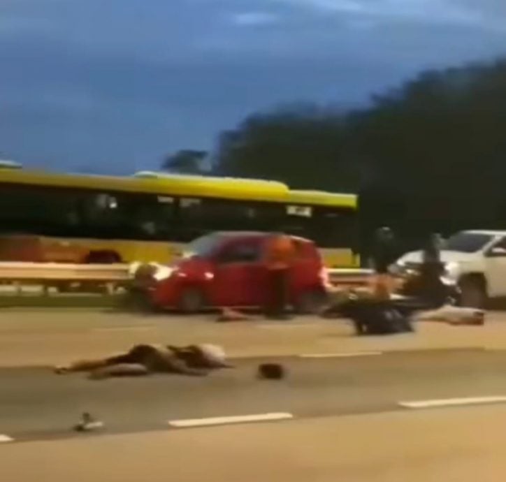 已签发 （先供网）柔：飙摩托党追求速度再次上演悲剧 