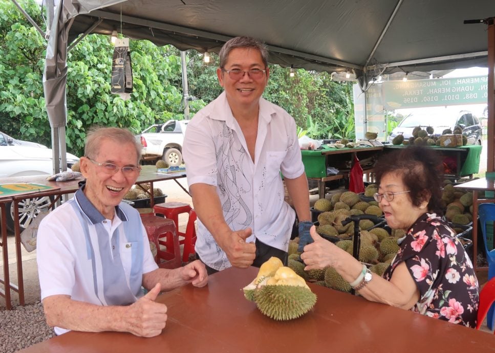 **已签发**柔︰封面:特稿〡昔榴梿盛产致降价最高可达33% 老饕品尝推热潮