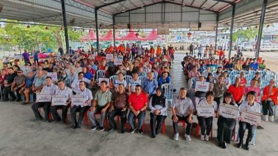 峇巴力安尼区394华印裔 获柔佛关爱援助金