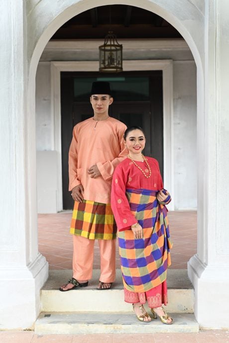 **已签发**柔：封面：新山眼〡一针一线织出“柔佛魂”  传统织线布再度被看见