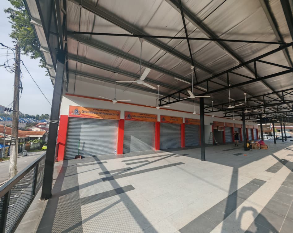 **已签发**柔：封面：碧如路熟食中心翻修完工  小贩今搬回本周六开摊