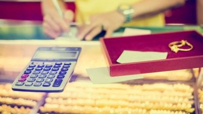 ​潜妻子家人房偷金饰 大马男监34周