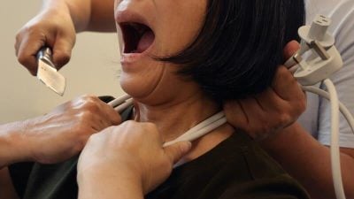 掐脖勒颈折磨3小时 男子劫前房东近20万