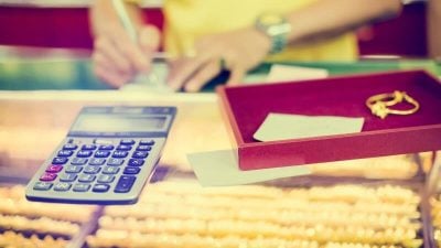 涉偷室友近2万首饰 男子辩称“女友遗物”