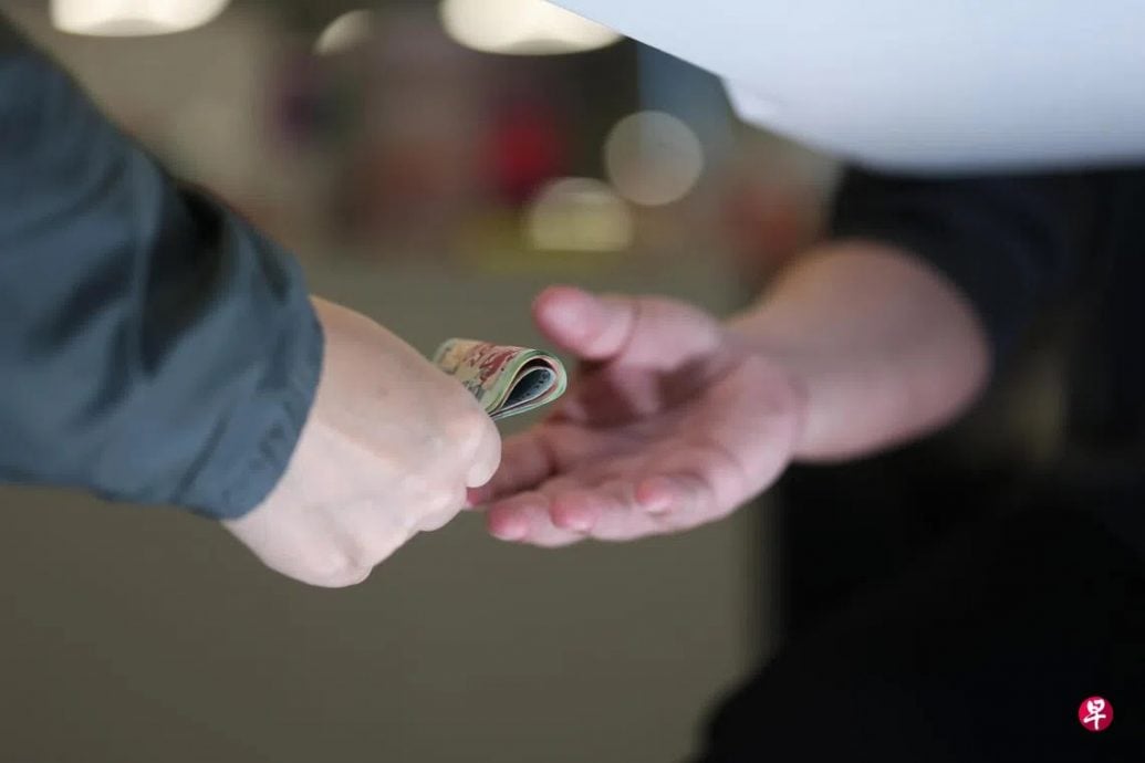 *已签发*柔：狮城二三事：涉非法放贷活动  76人助狮城警方调查