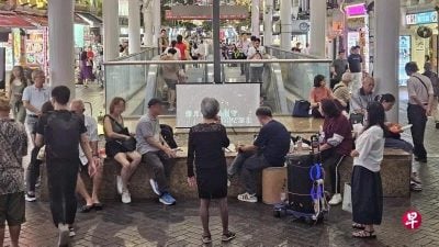 阿叔阿嫂自带器材天天开唱  商家：影响生意