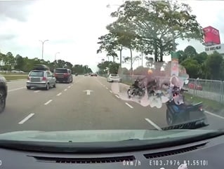 **已签发**柔:疑未使用行人天桥 学生过马路被撞