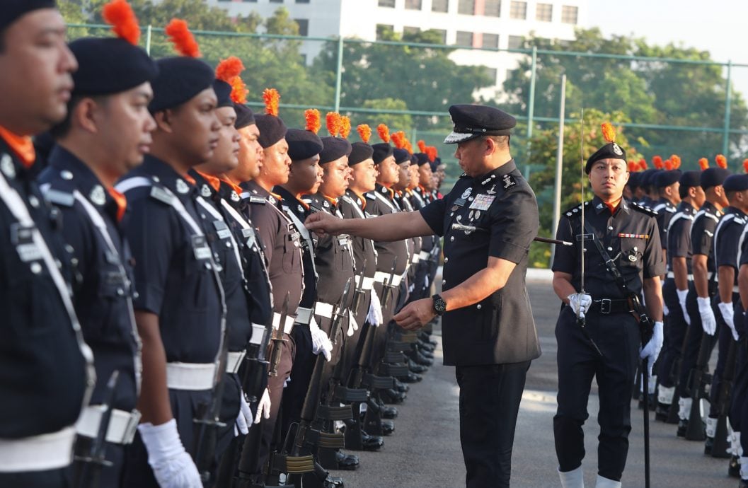 **已签发**柔:第三版头:5中学生涉拥售儿童性虐材料 拉哈曼:相信有更多人涉案