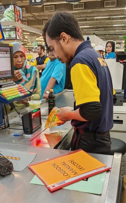 **已签发**柔：第三版头：第3阶段“食油补贴计划”全柔销售点增至55个 