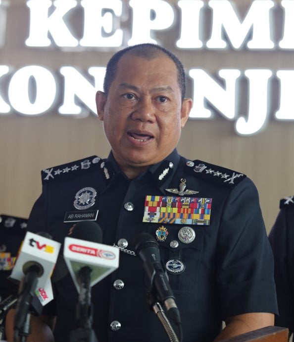 **已签发**柔：第二版头：警捕2名阿窿跑腿，1男被控不认罪