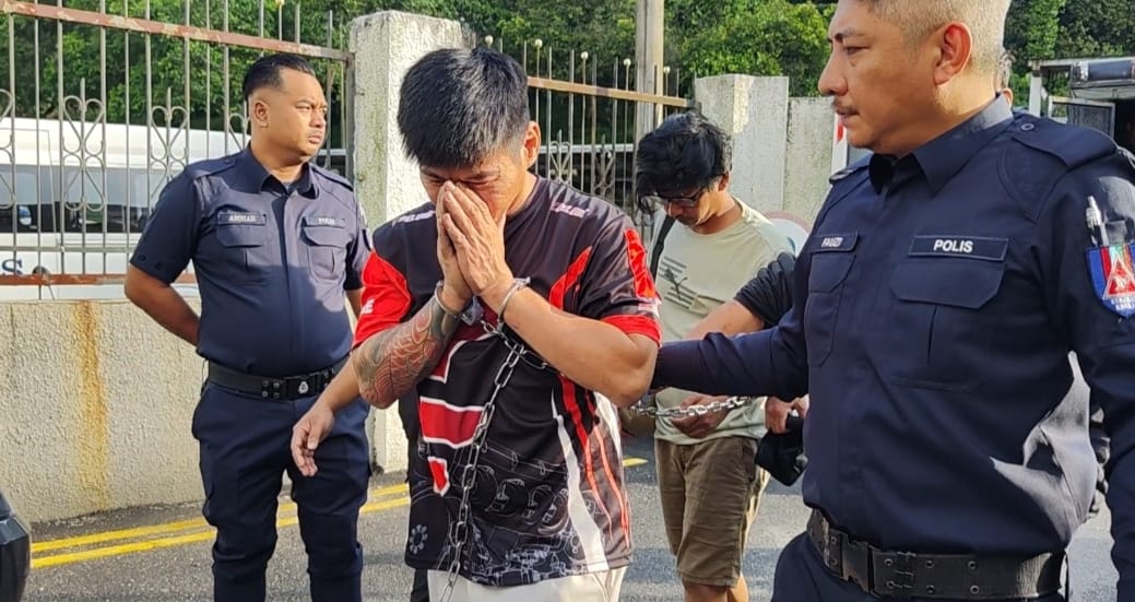 **已签发**柔：第二版头：警捕2名阿窿跑腿，1男被控不认罪