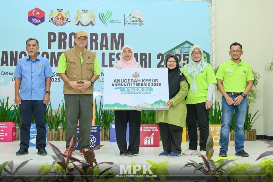 **已签发**柔:銮社区可持续性活动 甘榜拿督阿都拉曼耶欣获社区菜园冠军