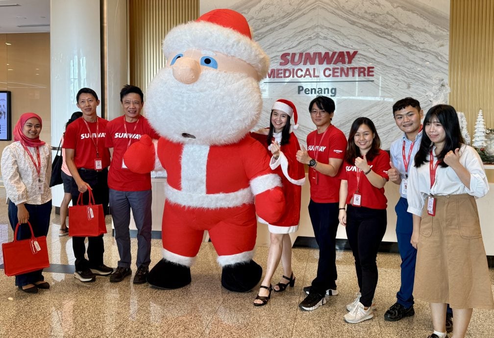 已签发(大北马)双威嘉年华广场送祝福 为双威医疗中心孩童带来欢笑