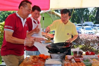 “无家可归者也是人”　曹观友吁关怀弱势群体 