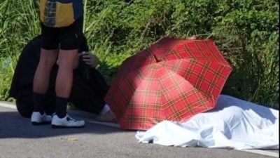 脚车骑士失控跌入车道　被后方车辆撞死