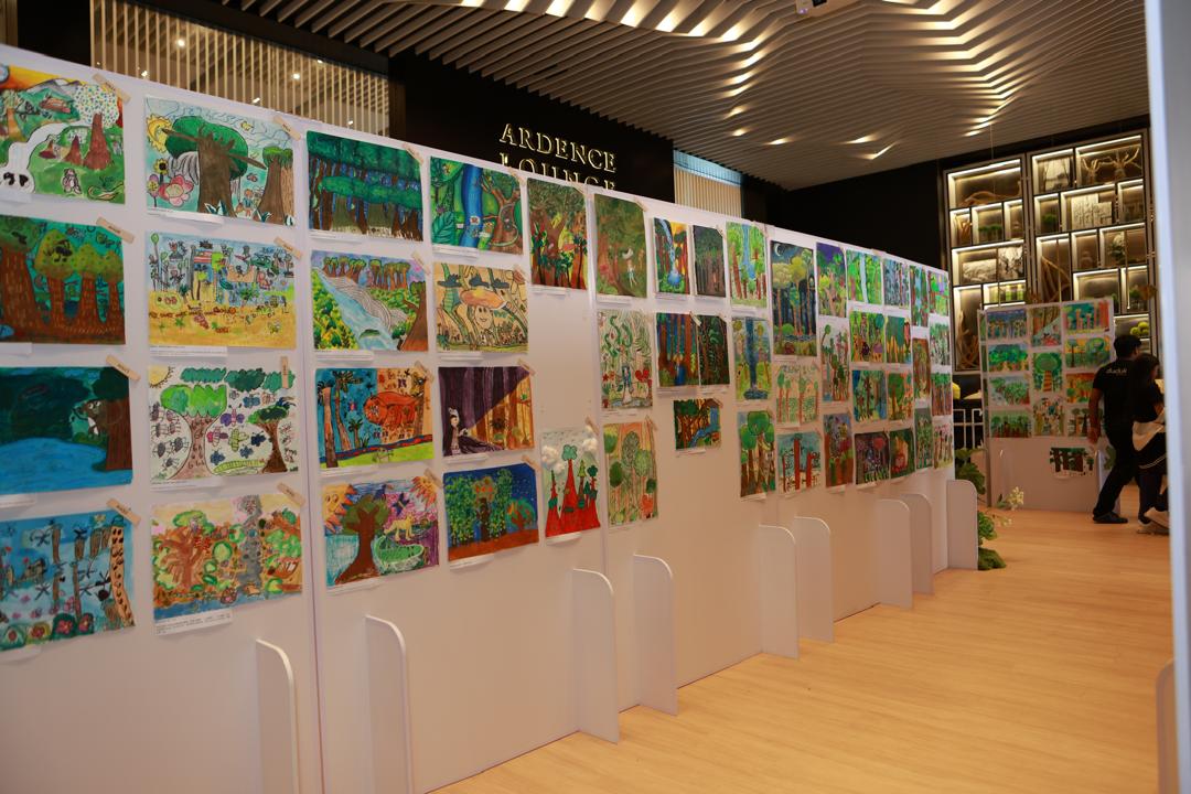 已签发(大都会)“热带雨林儿童画慈善义展”筹获1.5万