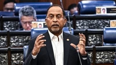 STPM课程和大学预科管理权 赞比里：将由高教部接管