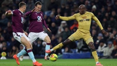 布赖顿战西罕争反弹  老鹰伦敦德比硬碰村民