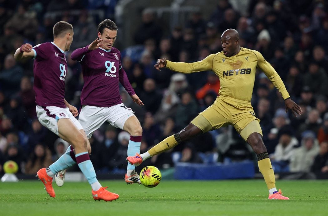 布赖顿战西罕争反弹  老鹰伦敦德比硬碰村民