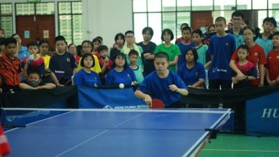 【校园报道】威南区学联乒乓赛   各校选手奋力拼搏