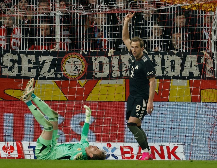 德国杯足球赛| 你送2乌龙球我送2点球  拜仁3比2险胜柏林联闯8强