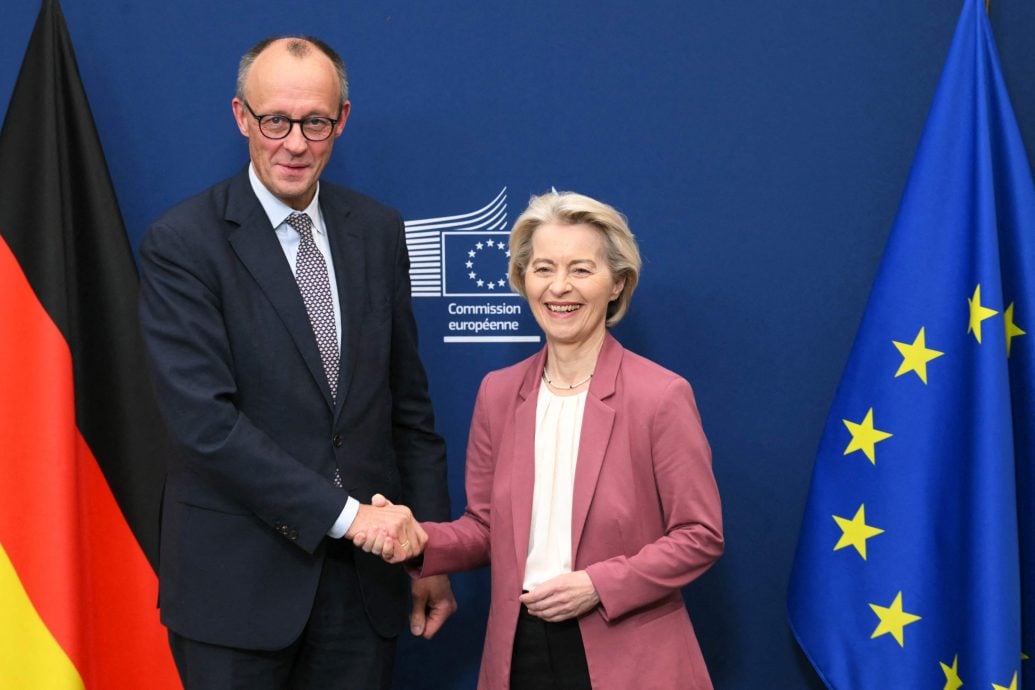 德媒:曾任贝莱德高管 默茨却将欧洲推向金融危机