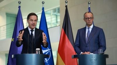 德总理默茨：乌领土让步提案已交特朗普