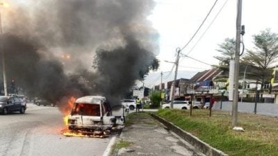 怡火烧货车 太平豪车着火 无人命伤亡