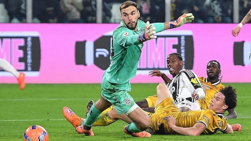 意大利杯足球赛| 2球宰乌鸡  祖云晋8强